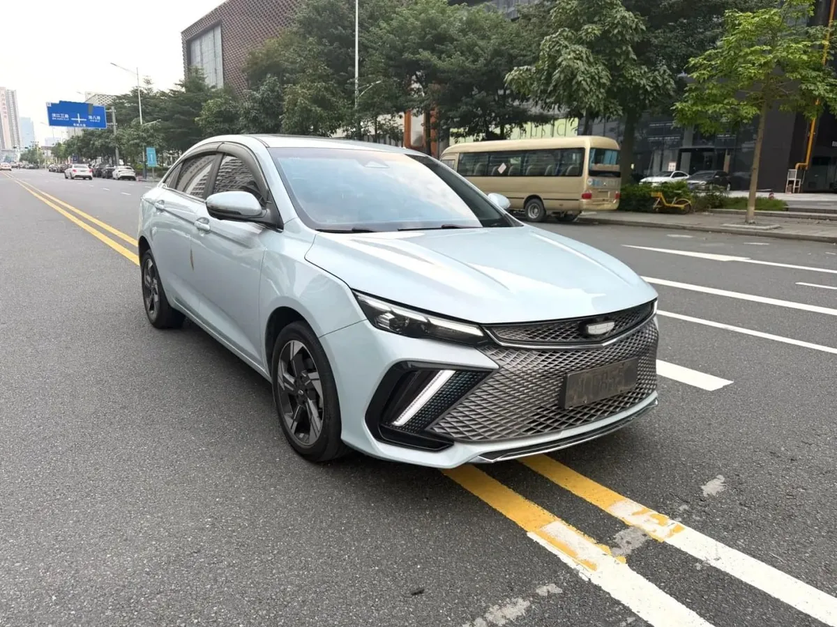 GEELY EMGRAND L 2022