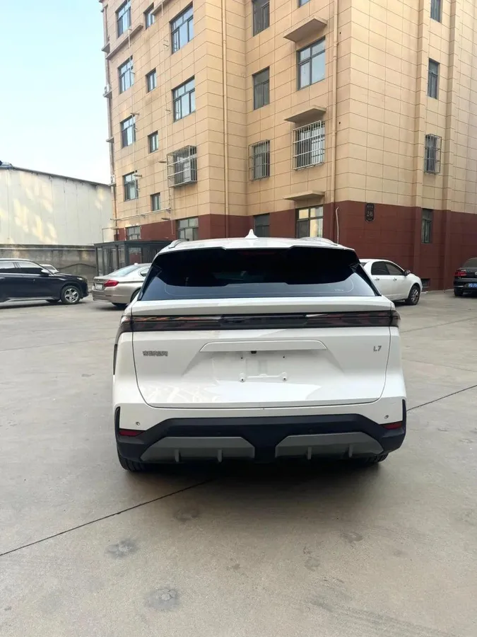 GEELY GALAXY L7 2023