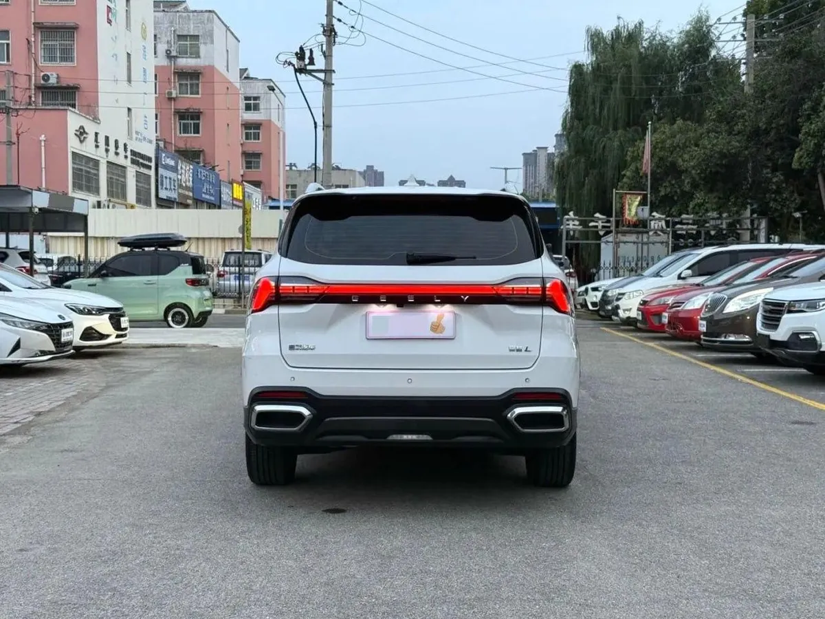 GEELY OKAVANGO 2023