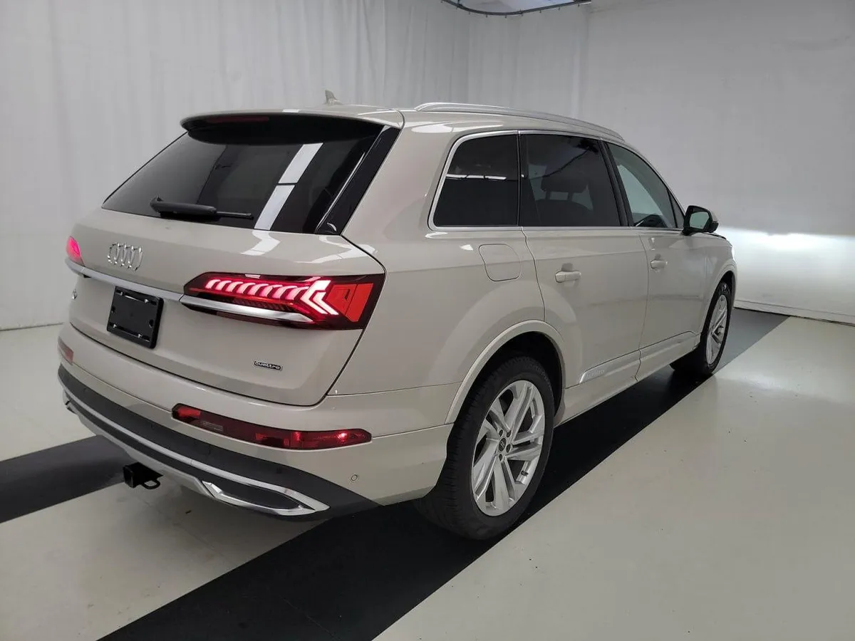 AUDI Q7 2023