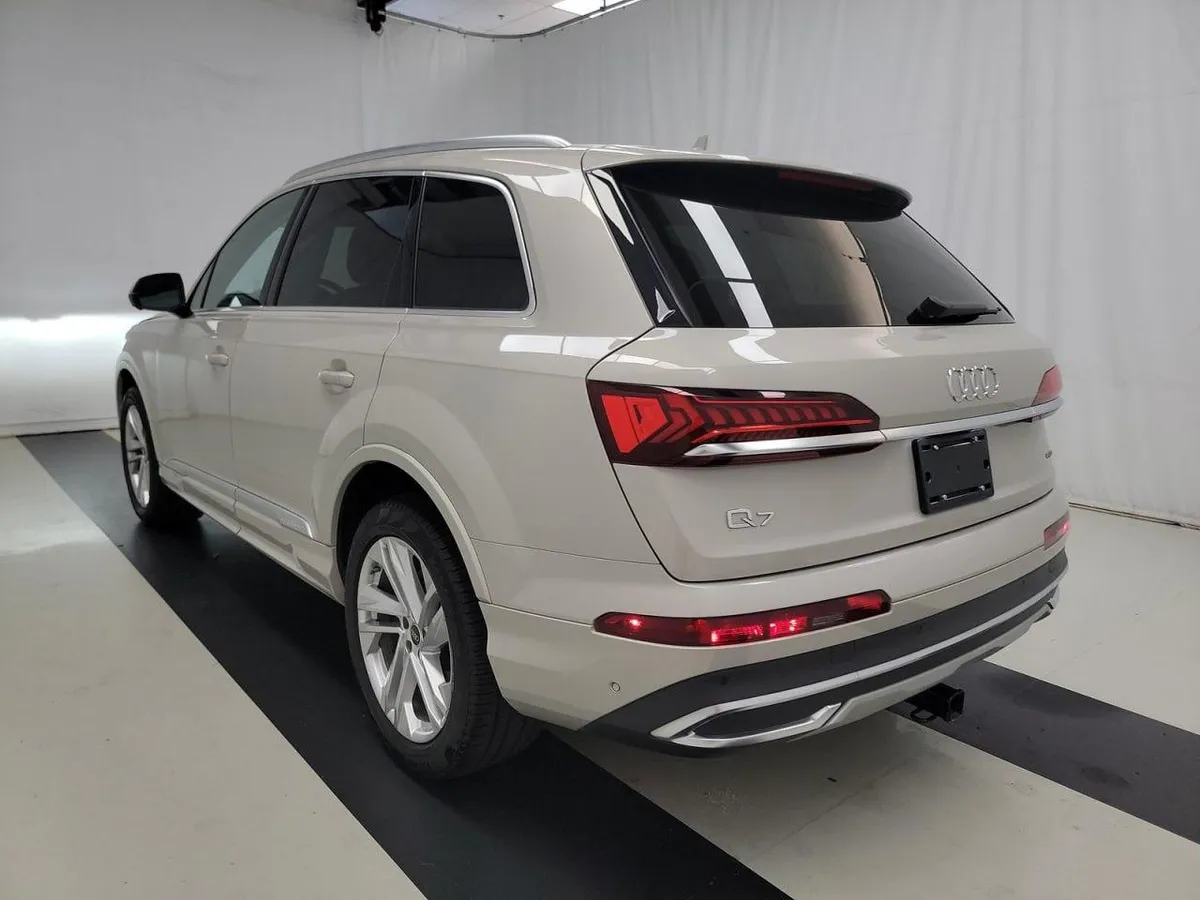 AUDI Q7 2023