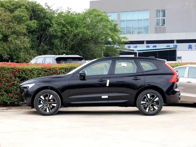 VOLVO XC60 2026