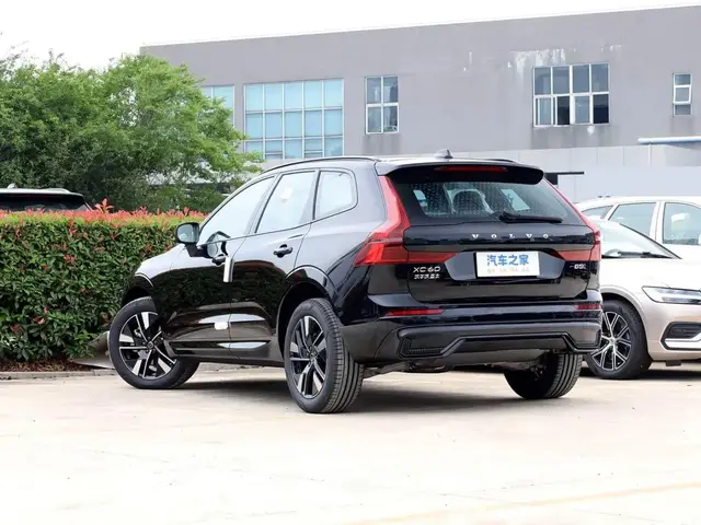 VOLVO XC60 2026