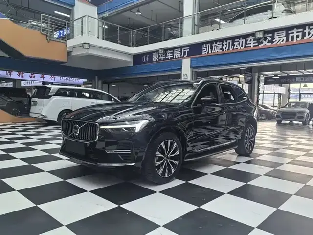 VOLVO XC60 2022