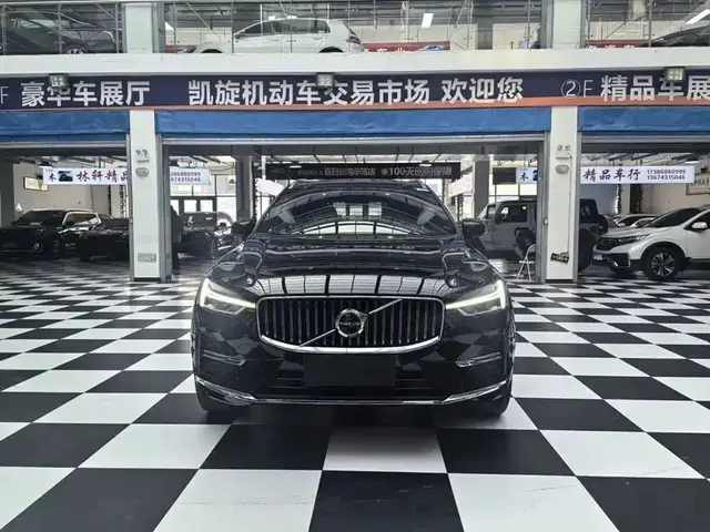 VOLVO XC60 2022