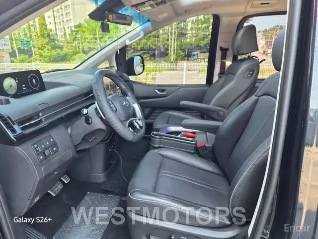 HYUNDAI STARIA 2023