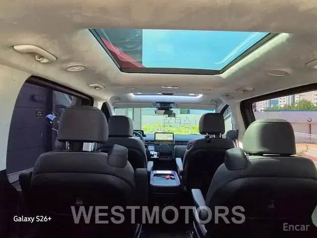 HYUNDAI STARIA 2023