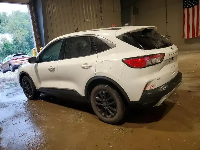 FORD ESCAPE SE 2022