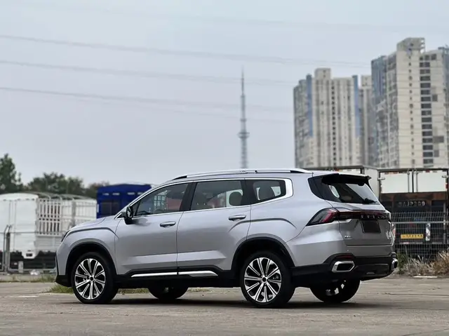 GEELY OKAVANGO 2025