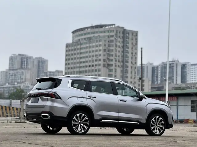 GEELY OKAVANGO 2025