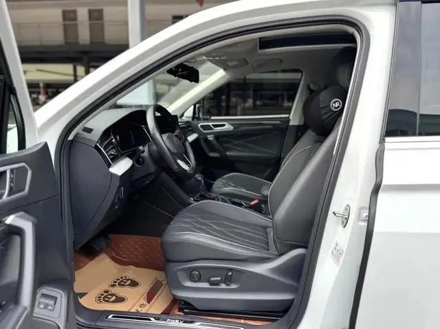 VOLKSWAGEN TIGUAN L 2023