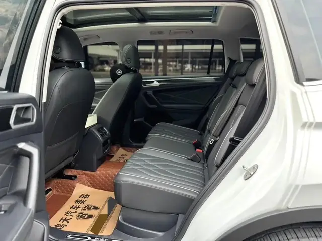 VOLKSWAGEN TIGUAN L 2023