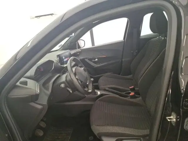 PEUGEOT 2008 2023