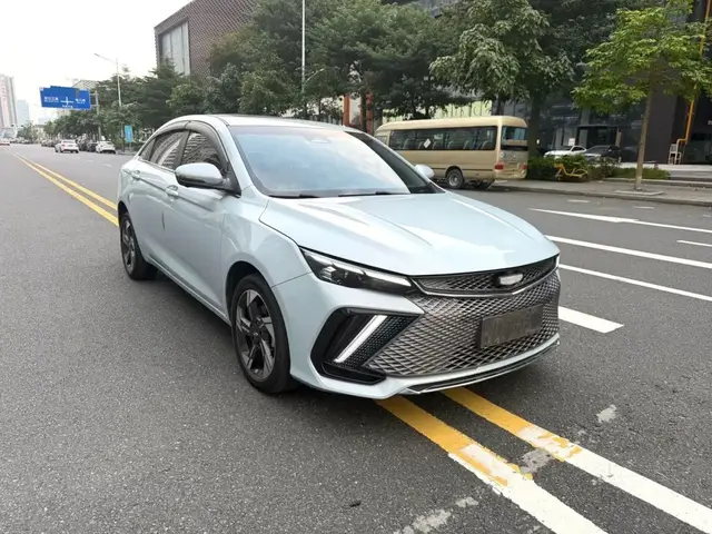 GEELY EMGRAND L 2022