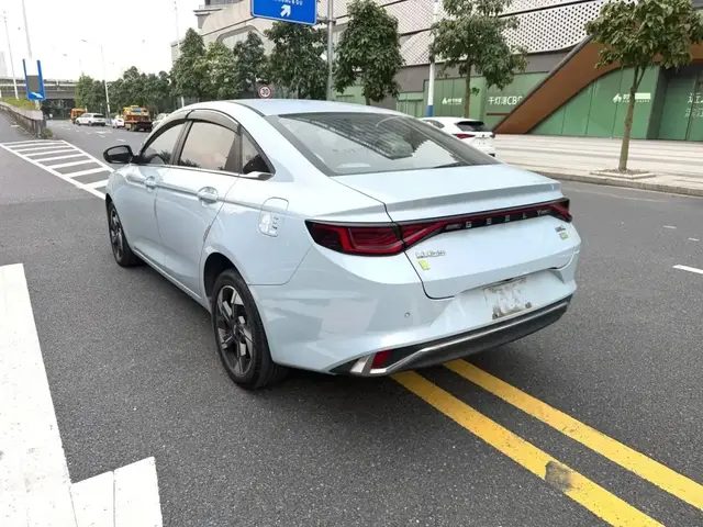 GEELY EMGRAND L 2022