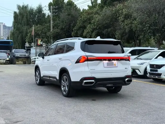 GEELY OKAVANGO 2023
