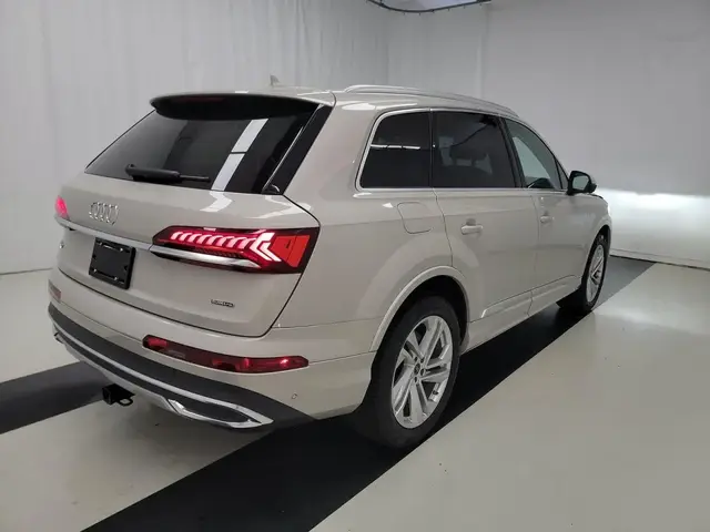 AUDI Q7 2023
