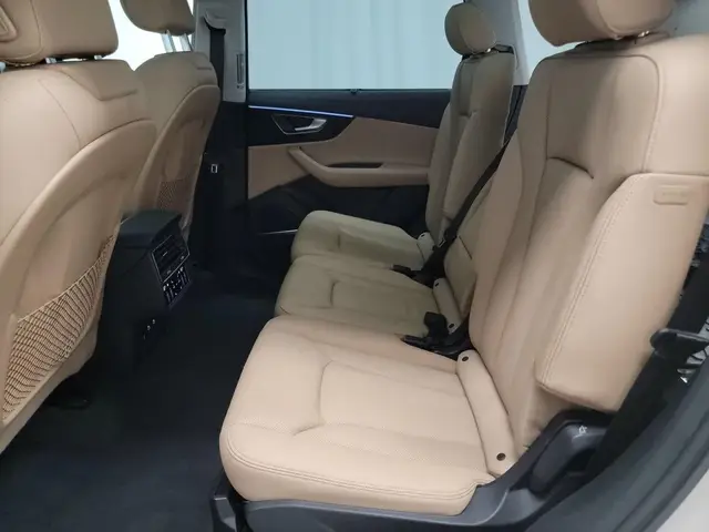 AUDI Q7 2023