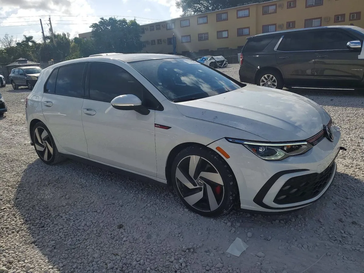VOLKSWAGEN GOLF GTI 2022