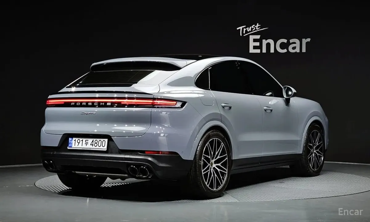 PORSCHE CAYENNE COUPE 2024