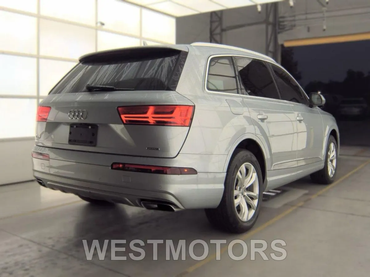 AUDI Q7 2017
