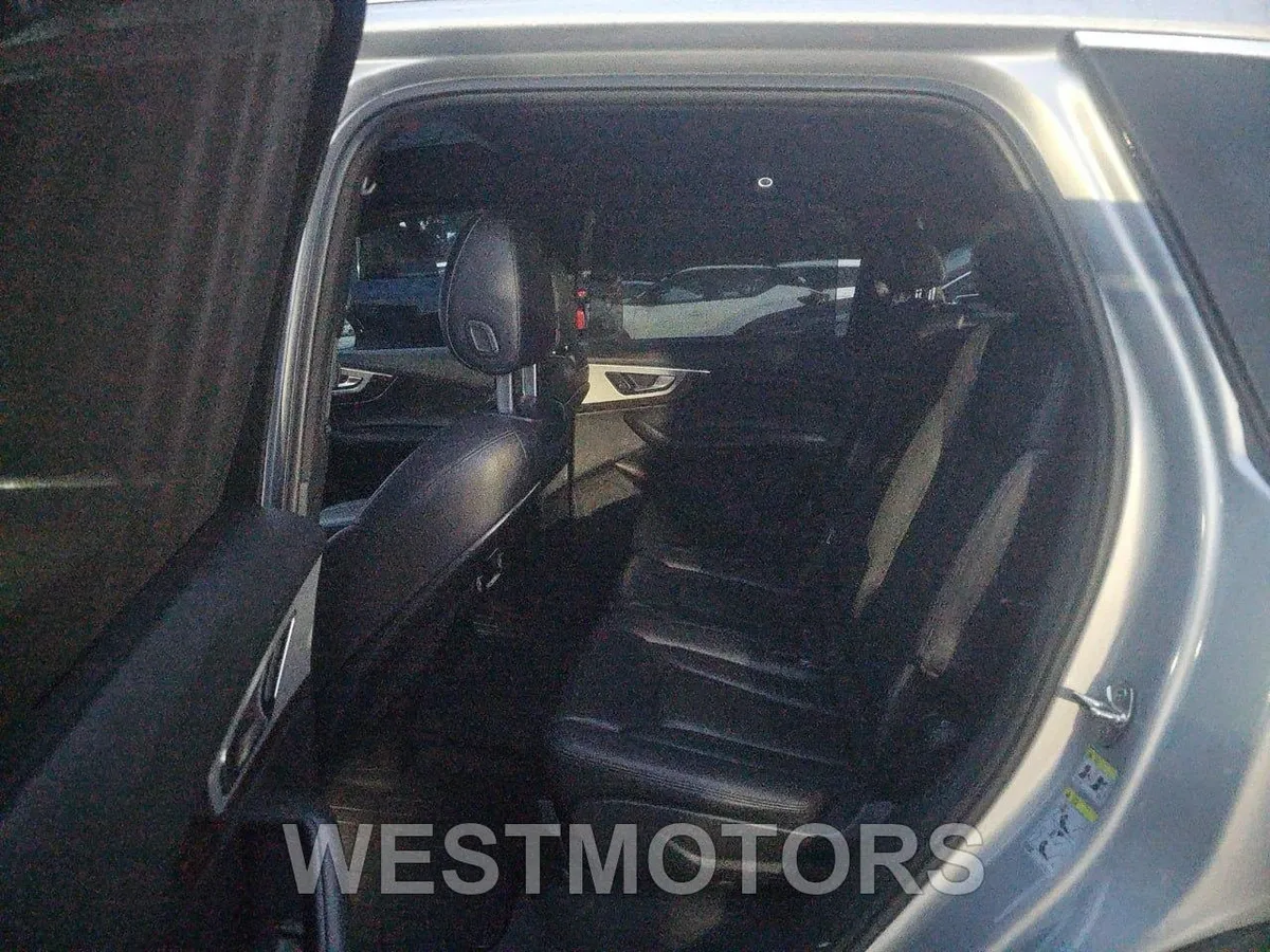 AUDI Q7 2017