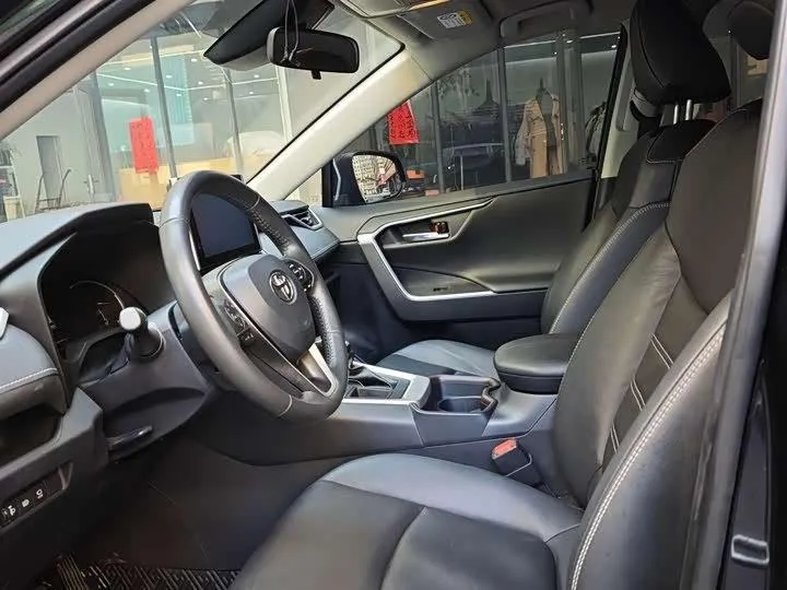 TOYOTA RAV4 2022