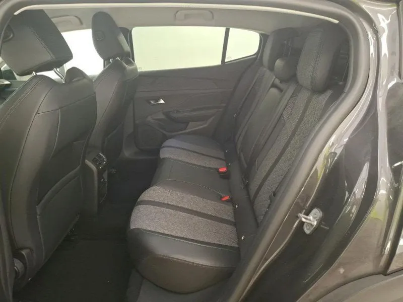 PEUGEOT 408 2023
