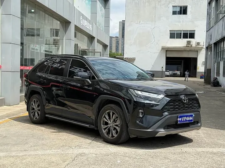 TOYOTA RAV 2024