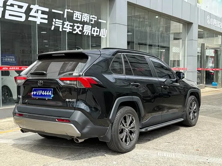 TOYOTA RAV 2024