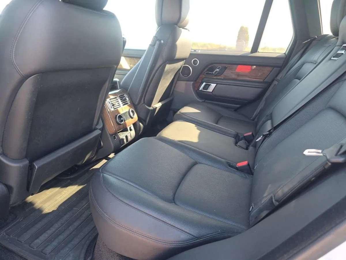 LAND ROVER ROVER ОДНА ИЗ САМЫХ НАСЫЩЕННЫХ И ПРЕМИАЛЬНЫХ ВЕРСИЙ КОТОРАЯ ВКЛЮЧАЕТ В СЕБЯ ПРАКТИЧЕСКИ ВСЁ НЕОБХОДИМОЕ ДЛ 2019