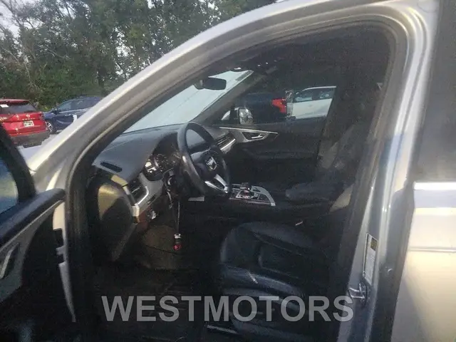 AUDI Q7 2017