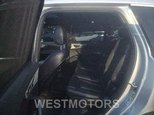 AUDI Q7 2017