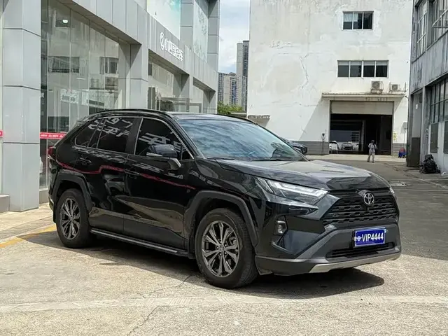 TOYOTA RAV 2024