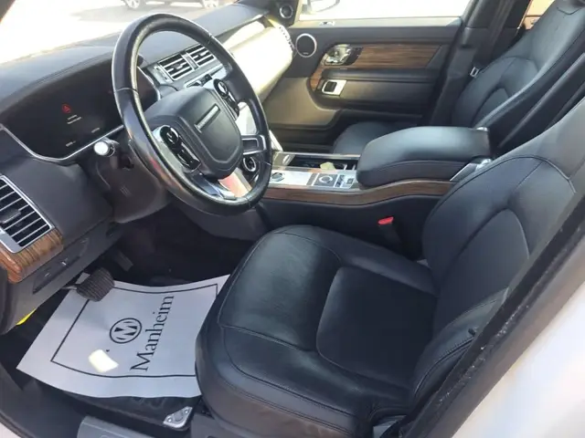 LAND ROVER ROVER ОДНА ИЗ САМЫХ НАСЫЩЕННЫХ И ПРЕМИАЛЬНЫХ ВЕРСИЙ КОТОРАЯ ВКЛЮЧАЕТ В СЕБЯ ПРАКТИЧЕСКИ ВСЁ НЕОБХОДИМОЕ ДЛ 2019