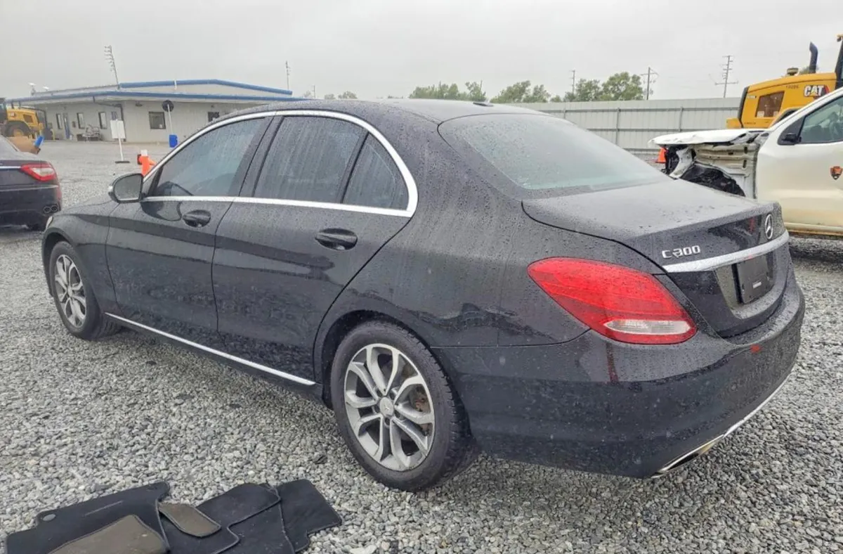 MERCEDES-BENZ C-CLASS 300 2015