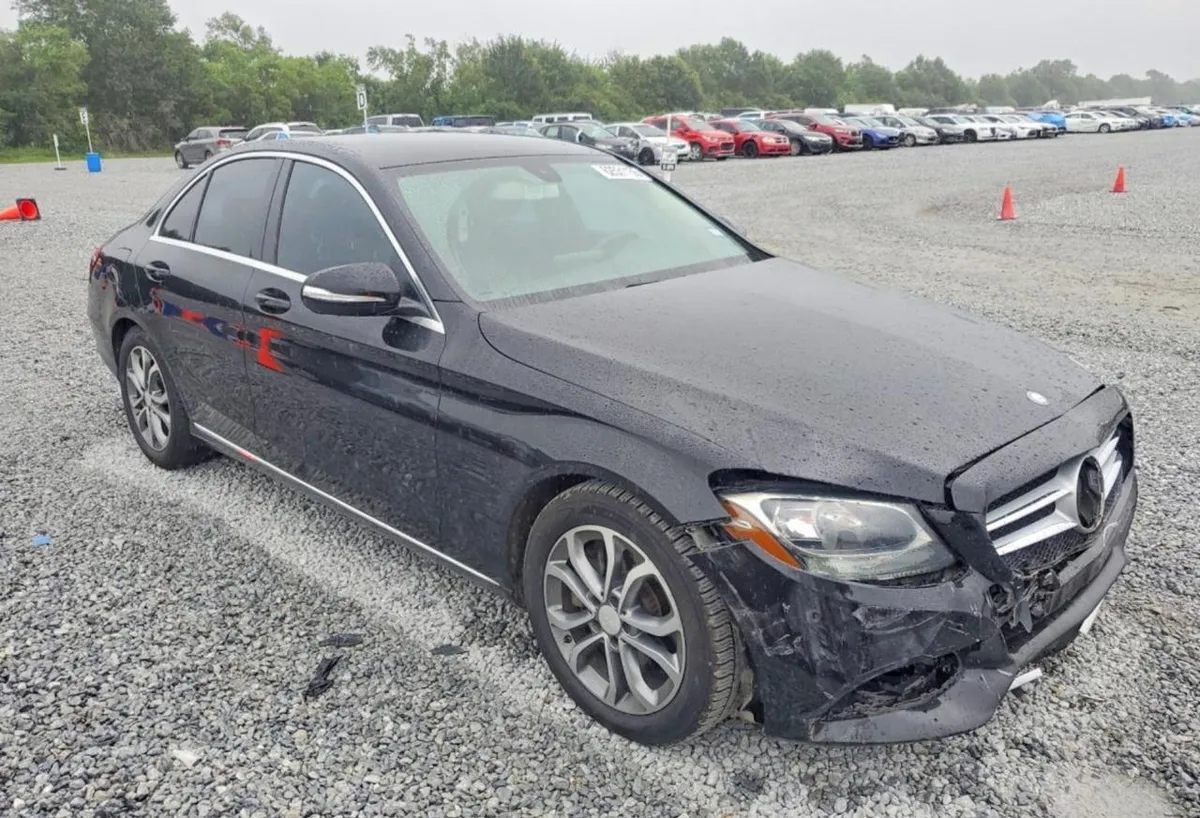 MERCEDES-BENZ C-CLASS 300 2015