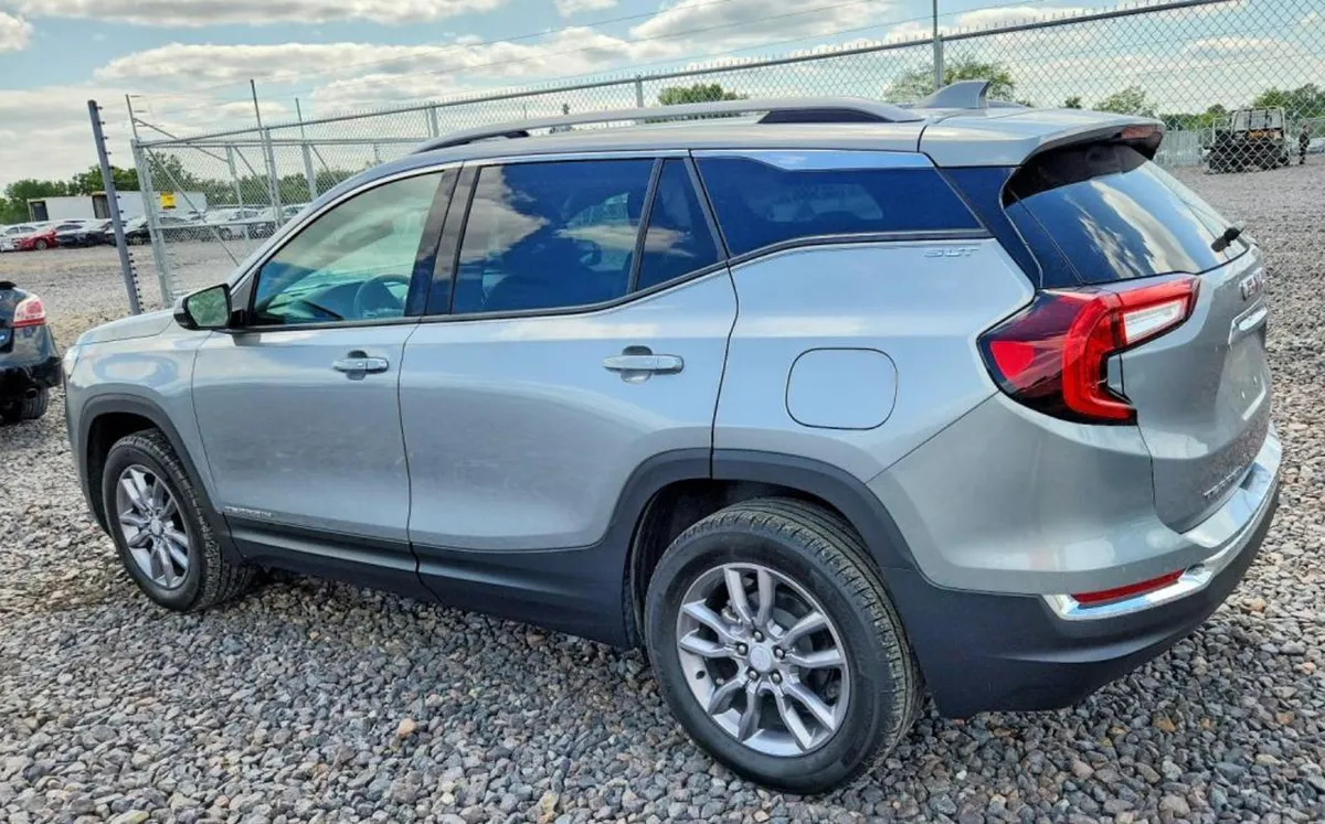 GMC TERRAIN SLT 2024