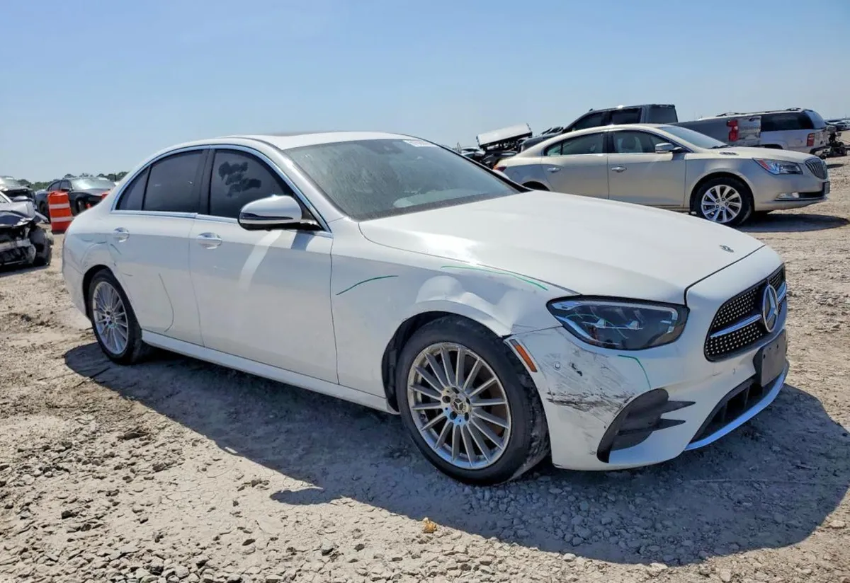 MERCEDES-BENZ E-CLASS 2022