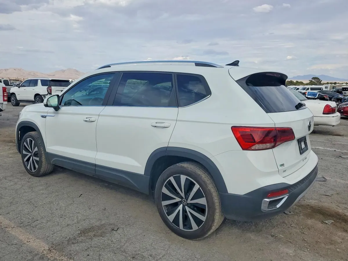 VOLKSWAGEN TAOS SE 2024
