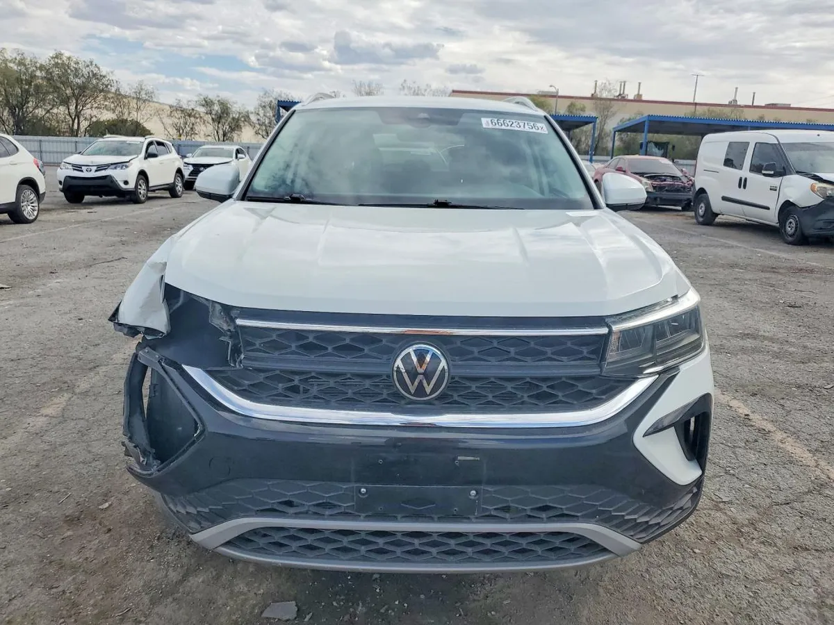 VOLKSWAGEN TAOS SE 2024