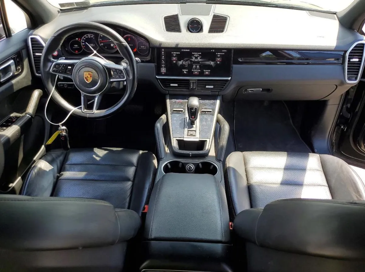 PORSCHE CAYENNE 2018