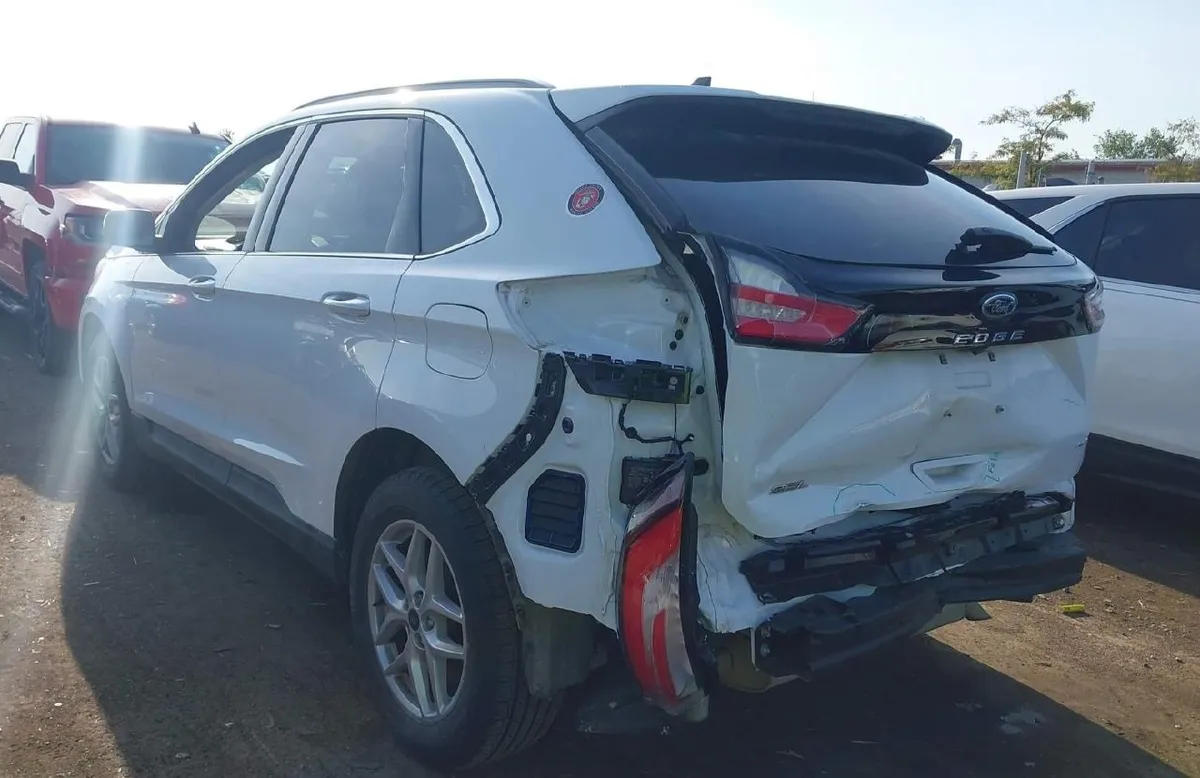 FORD EDGE SEL 2023