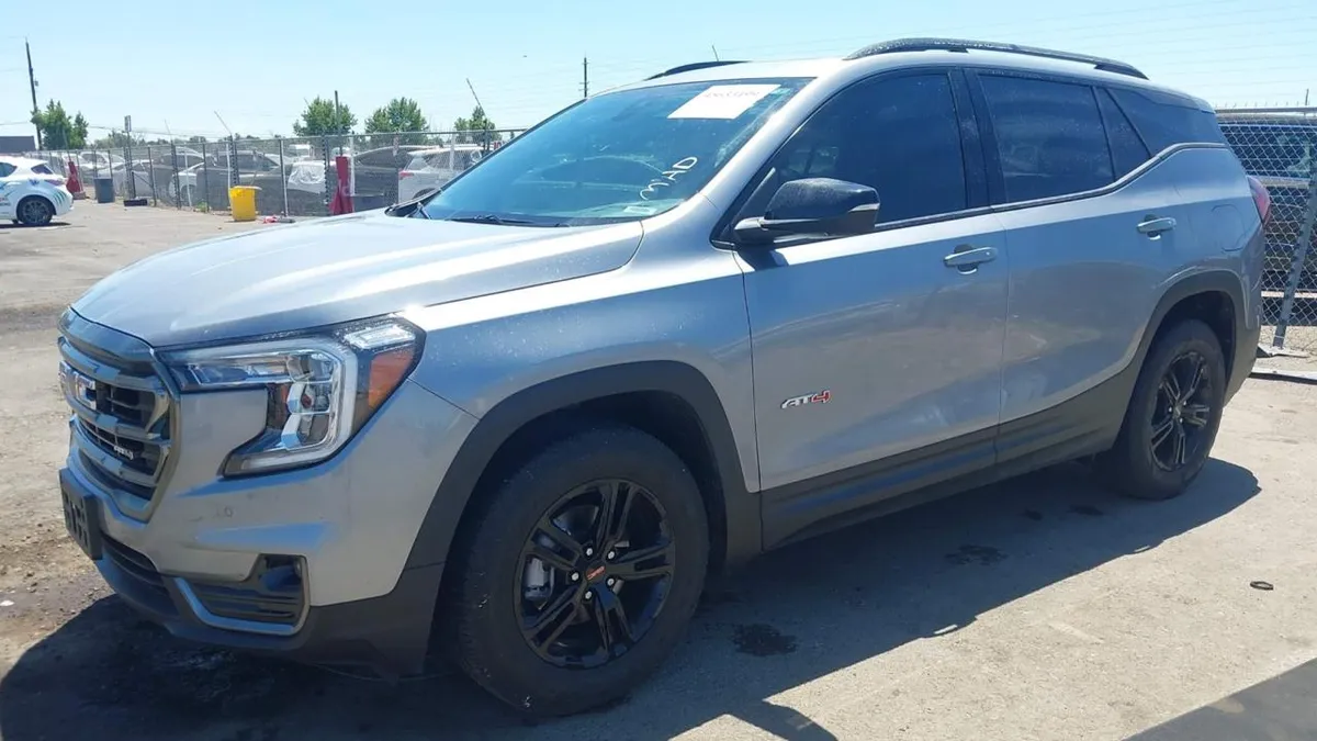 GMC TERRAIN AWD AT4 2024