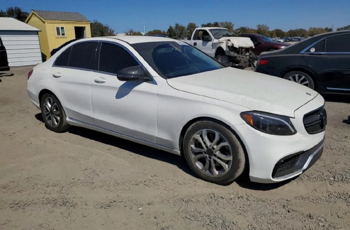 MERCEDES-BENZ C-CLASS C 300 2015