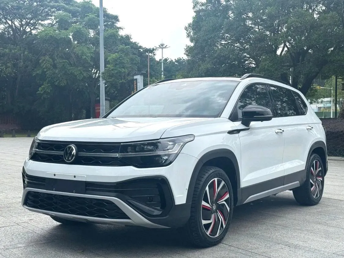 VOLKSWAGEN THARU 2024