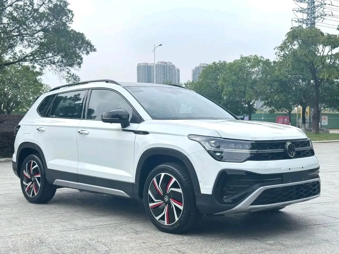 VOLKSWAGEN THARU 2024