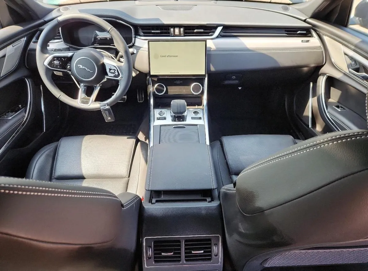 JAGUAR XF R-DYNAMIC SE 2023