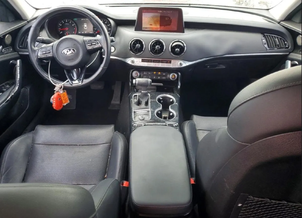KIA STINGER PREMIUM 2019