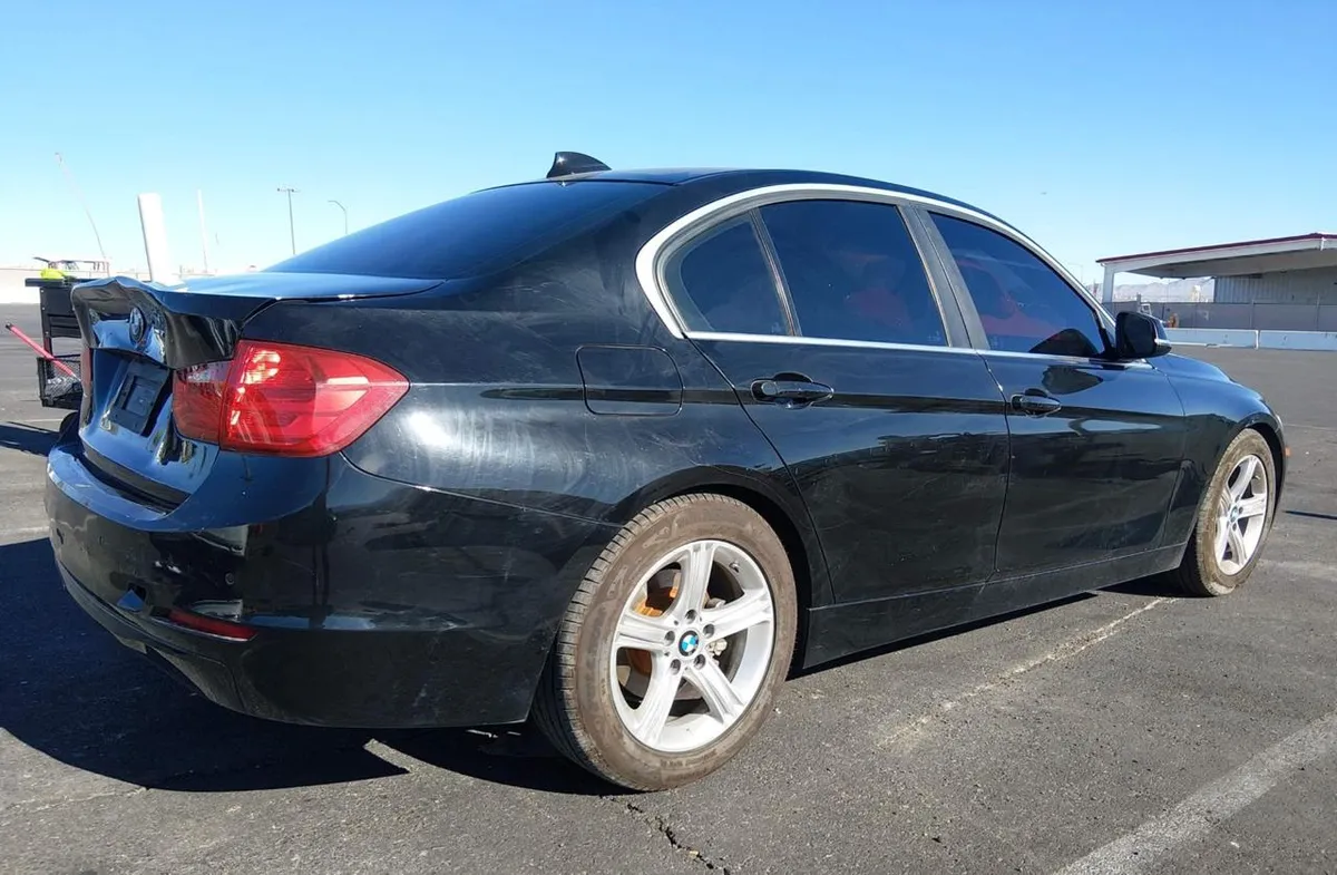 BMW 3 SERIES 3-SERIES 320I 2015